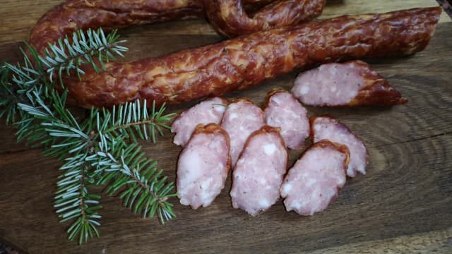 Ile gałki muszkatołowej do kiełbasy? Oto idealne proporcje dla smaku Ile gałki muszkatołowej do kiełbasy? Oto idealne proporcje dla smaku