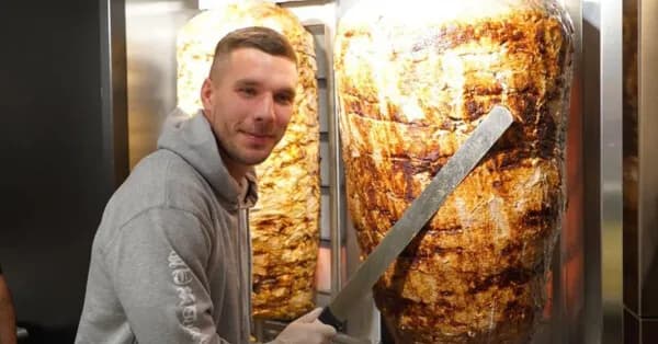 Skąd pochodzi kebab? Odkryj jego fascynującą historię i korzenie Skąd pochodzi kebab? Odkryj jego fascynującą historię i korzenie